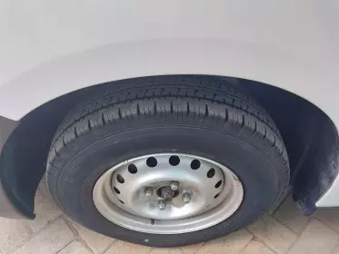 Nissan Advan 