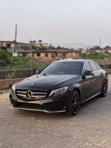 Mercedes-Benz C400