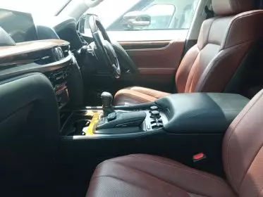 Lexus 570