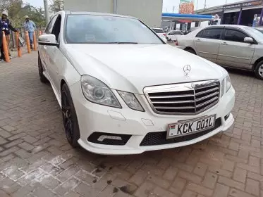 Mercedes-Benz E 200