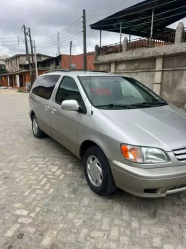 Toyota Sienna