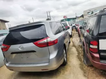 Toyota Sienna