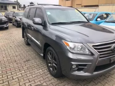 Lexus LX 570