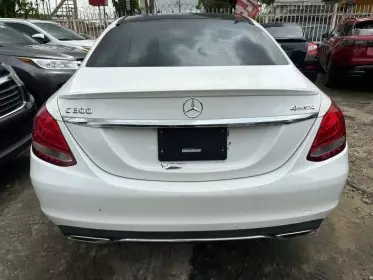 Mercedes-Benz C 300