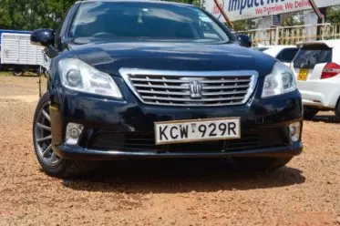 Toyota Crown Royal saloon 