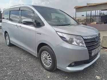 Toyota Noah Hybrid