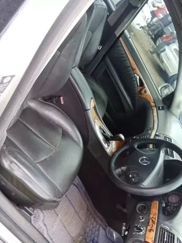 Mercedes-Benz E200
