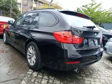 BMW 320i