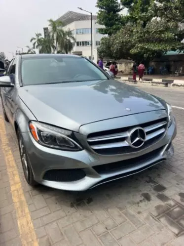 Mercedes-Benz C 300