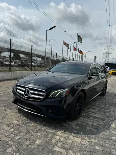 Mercedes-Benz E 300