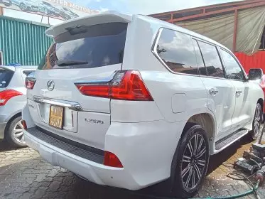Lexus LX 570