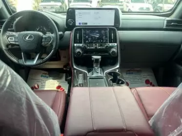 Lexus LX 600