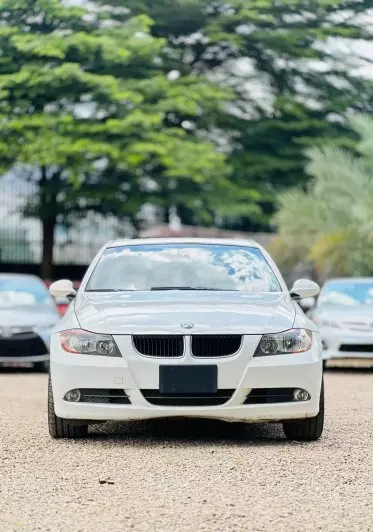 BMW 328i