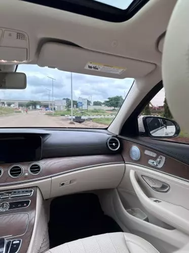 Mercedes-Benz E 300