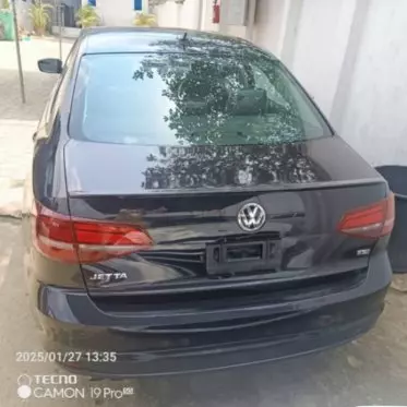VOLKSWAGEN polo sedadan trend  ba ess