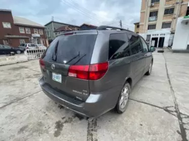 Toyota Sienna