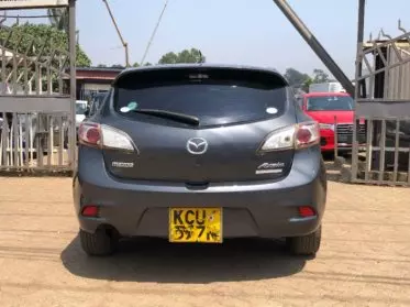 Mazda Axela 