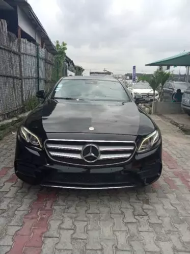 Mercedes-Benz E 300