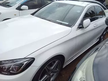 Mercedes-Benz C200