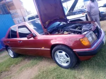 Mercedes-Benz 124