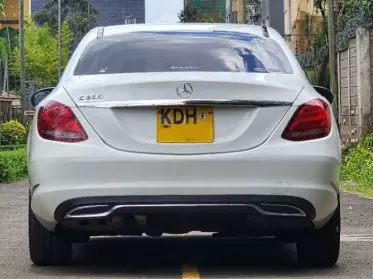 Mercedes-Benz C200
