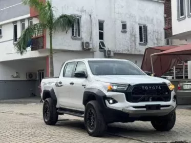 Toyota Hilux 