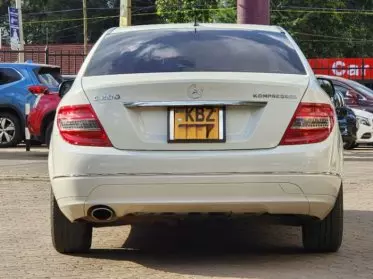 Mercedes-Benz C200