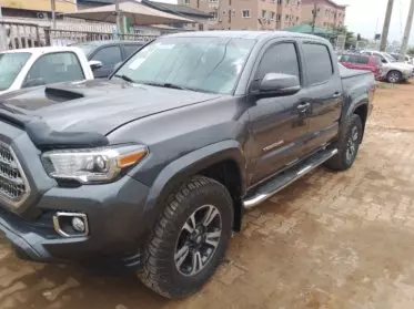 Toyota Tacoma