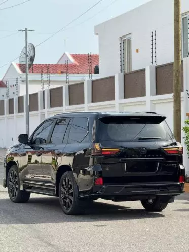 Lexus LX 570