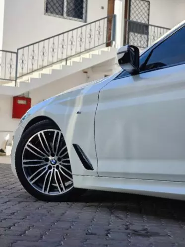 BMW 523I