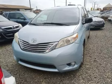 Toyota Sienna