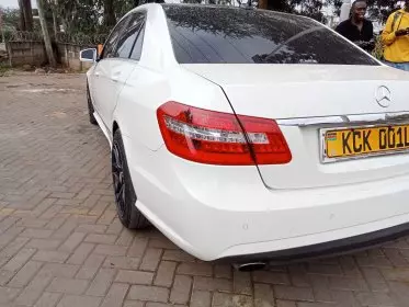 Mercedes-Benz E 200