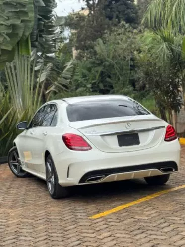 Mercedes-Benz C200