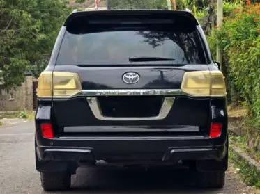Toyota Landcruiser  V8