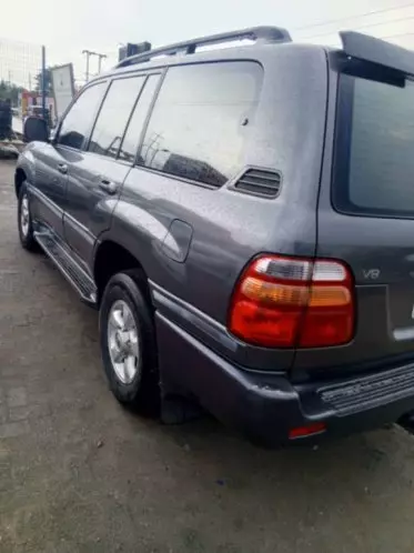 Toyota Land Cruiser