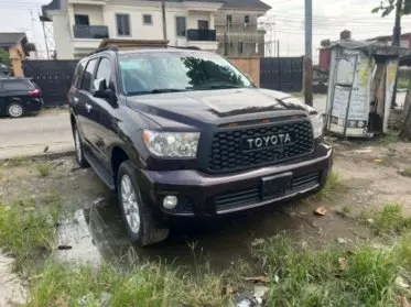 Toyota Sequoia