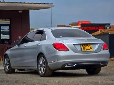 Mercedes-Benz C 200