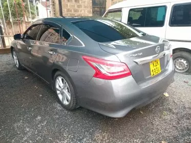 Nissan Teana