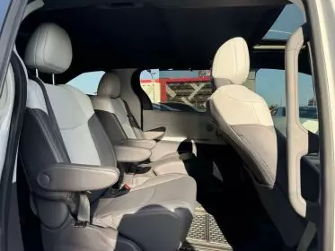 Toyota Sienta Hybrid 
