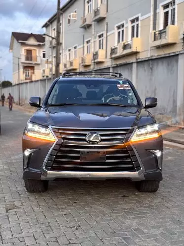 Lexus LX 570