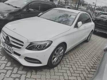 Mercedes-Benz C200