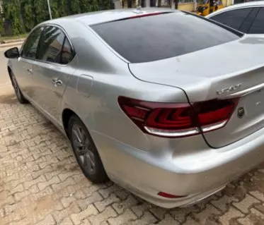 Lexus LS 460