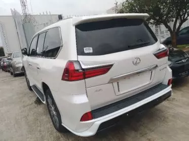 Lexus LX 570