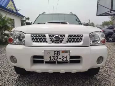 Nissan NP 300