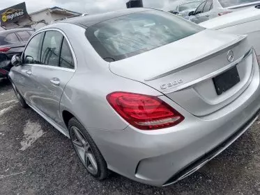 Mercedes-Benz C 300