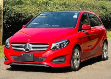 Mercedes-Benz B 180