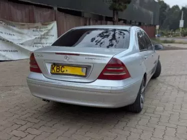 Mercedes-Benz C 200