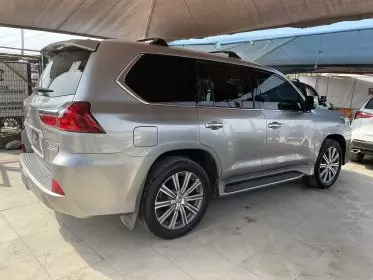 Lexus LX 570