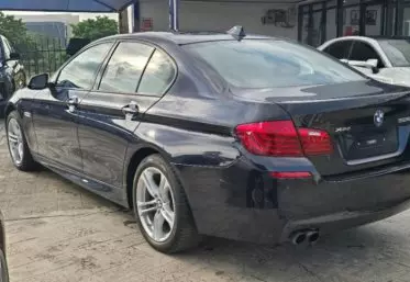 BMW 528i