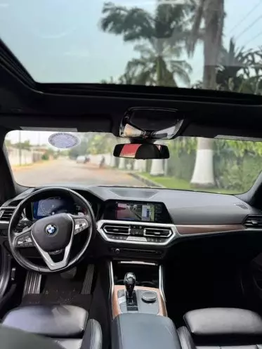 BMW 330i